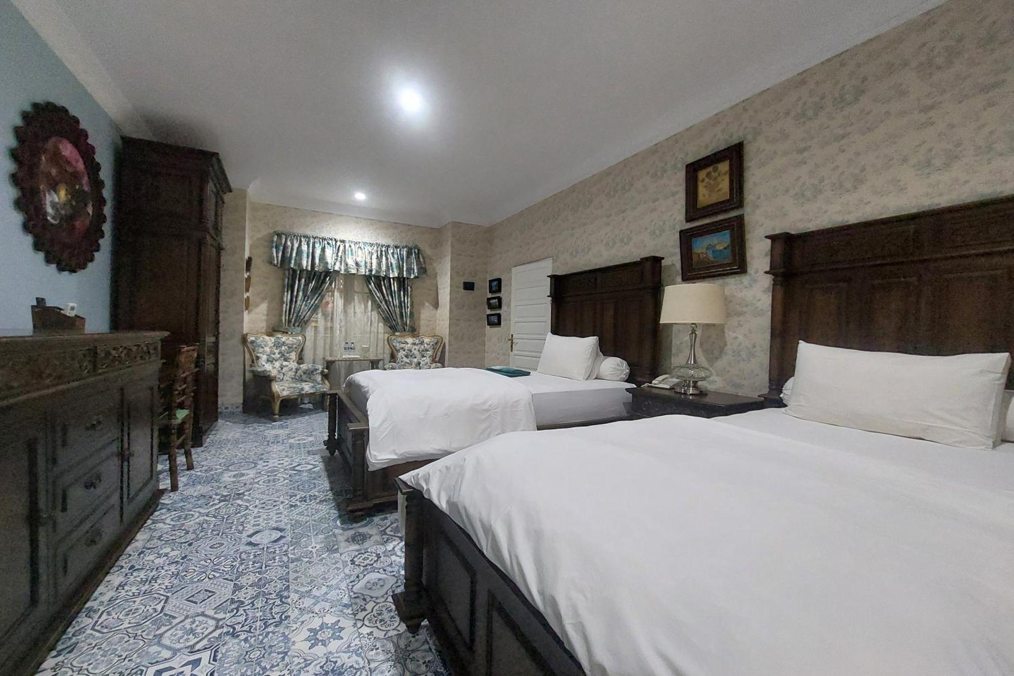 Nonie'S Huis Hotel Медан Екстер'єр фото