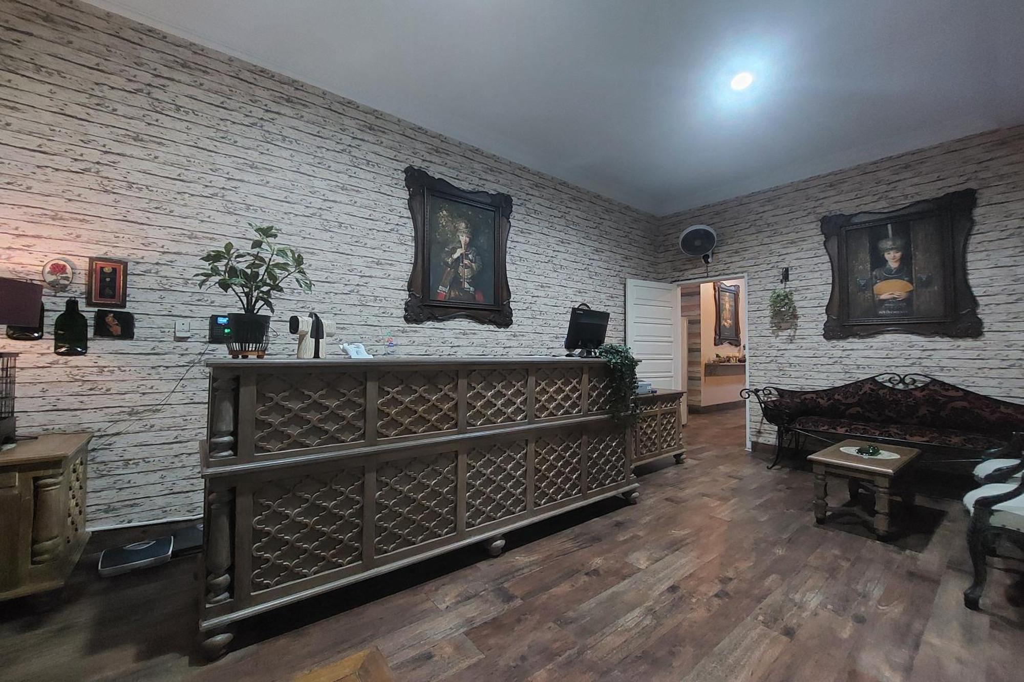 Nonie'S Huis Hotel Медан Екстер'єр фото